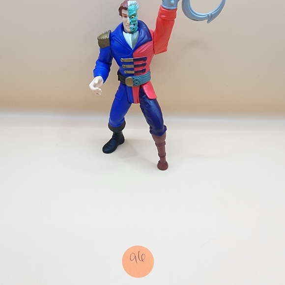 1996 DC Pirate Two-Face Legends of Batman 5" - Picture 5 of 6